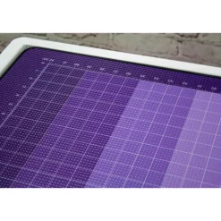 Ryan's Pet Supplies Paw Brothers Safety Grid Table Top PURPLE